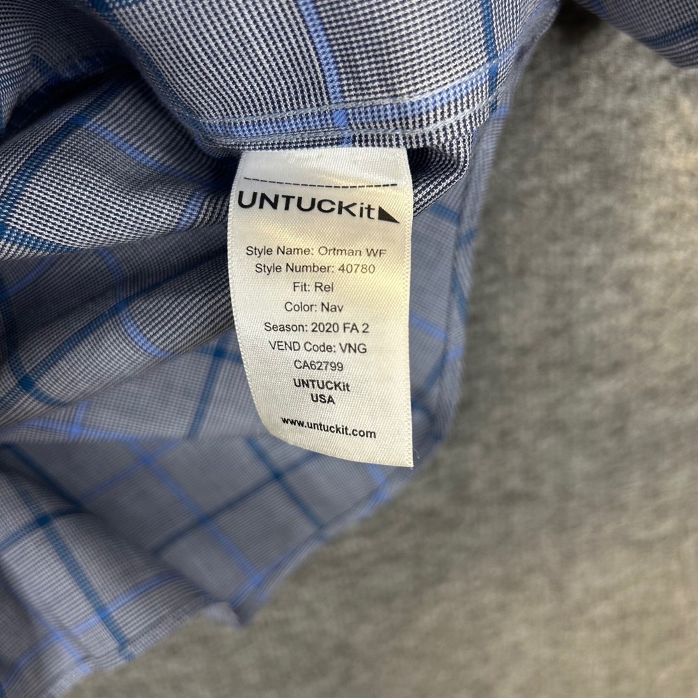 UNTUCKit Ortman WF Navy Blue Plaid Wrinkle Free Shirt XXL Relaxed Fit 40780 Mens - Picture 5 of 8
